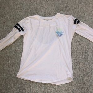 white long sleeve t shirt